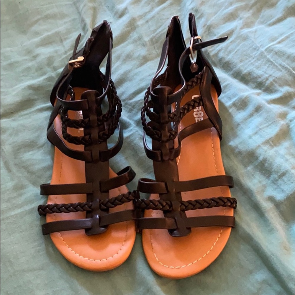 Women’s black sandals